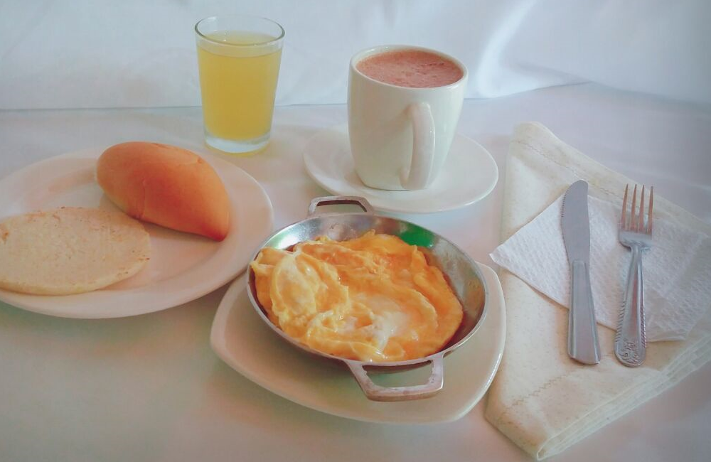 <span style="font-weight: bold;">DESAYUNO</span>